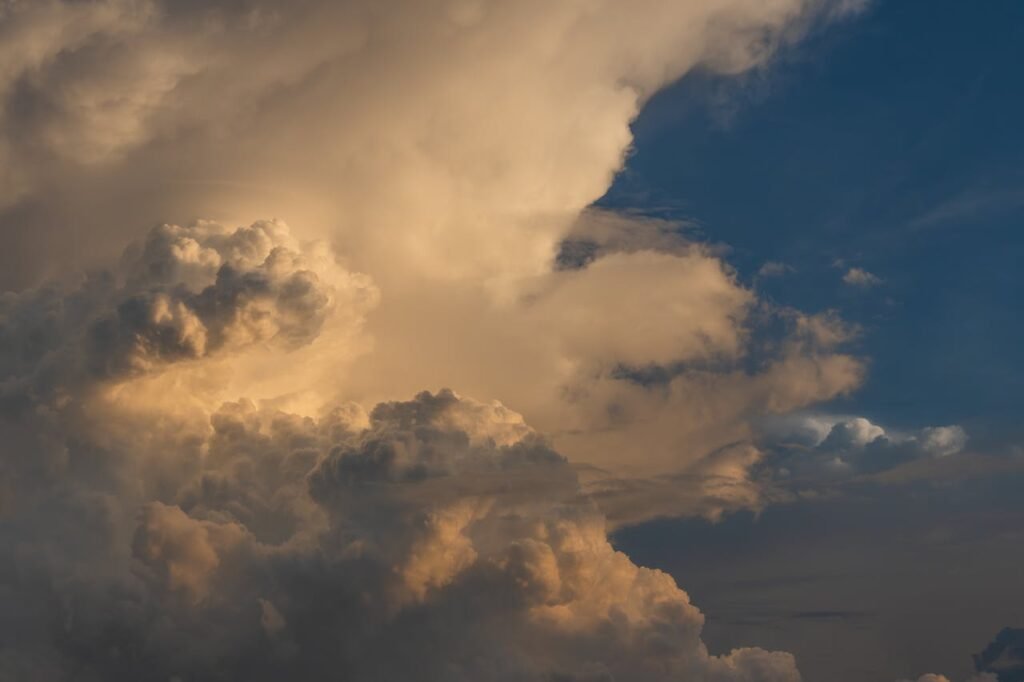 БПЛА атаковали Тольятти: пострадал человек, повреждены дома