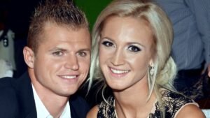 Бывший муж Бузовой поздравил ее сестру с беременностью