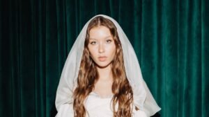 Дочь Пересильд три года работает с психологом