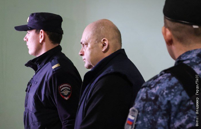 Экс-губернатор Курской области Смирнов осужден на 14 лет за взятки