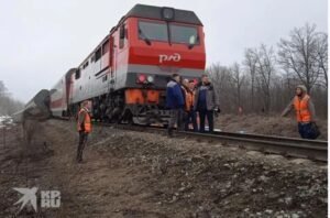 Крушение поезда Москва-Челябинск: медики первыми прибыли на место трагедии