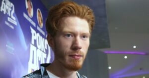 Никита Пресняков появился на публике с новой спутницей, похожей на экс-супругу