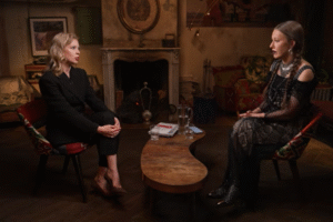 Поклонская: от «няш-мяш» до многобожия и смены имени