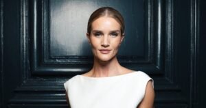 Роузи Хантингтон-Уайтли снялась в смелой фотосессии для Vogue