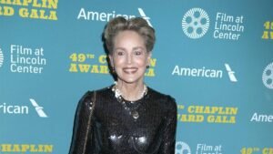 Шэрон Стоун отказалась от просмотра интимных сцен