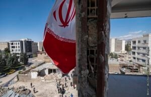 США и Иран обсуждают 45-дневное прекращение огня