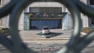 Stellantis отзывает 700 тысяч авто из-за риска пожара