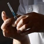 В России впервые применили персонализированную мРНК-вакцину против рака